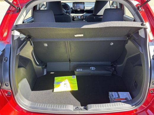Toyota Yaris 1.5 Hybrid 115 Active | &euro; 2.000 extra inruilwaarde | ActivLease financial lease