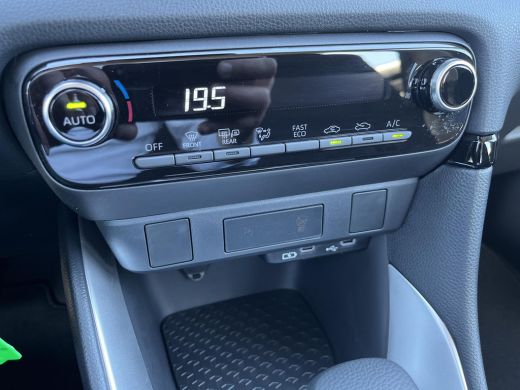 Toyota Yaris 1.5 Hybrid 115 Comfort ActivLease financial lease
