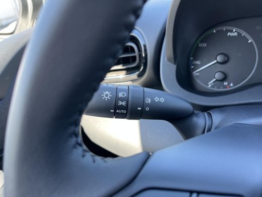 Toyota Yaris 1.5 Hybrid 115 Comfort ActivLease financial lease