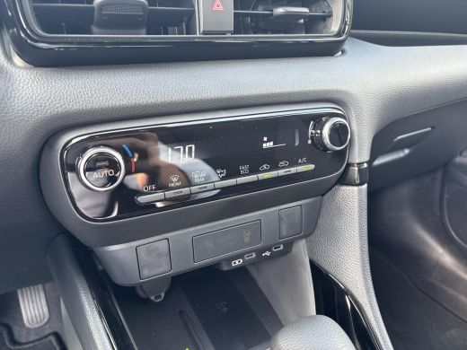 Toyota Yaris 1.5 Hybrid 115 Dynamic MY25 ActivLease financial lease