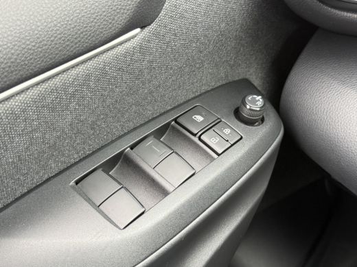 Toyota Yaris 1.5 Hybrid Team D | ACC | CarPlay | Camera | LED | DAB+ ActivLease financial lease