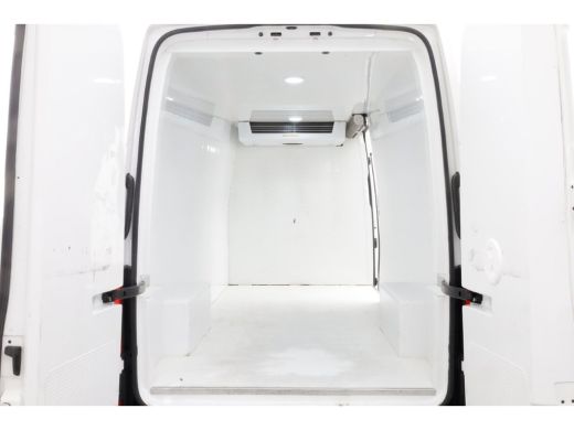 Volkswagen Crafter 35 2.0 TDI 140pk L4H3 (L3H2) Maxi Koelwagen Airco/Navi/Camera 11-2022 ActivLease financial lease