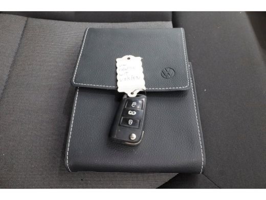 Volkswagen Crafter 35 2.0 TDI 140pk L4H3 (L3H2) Maxi Koelwagen Airco/Navi/Camera 11-2022 ActivLease financial lease