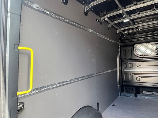 Volkswagen Crafter Automaat 177 pk | Digitaal Display | Navigatie | Parkeersensoren | Laadruimte betimmering | BPM v... ActivLease financial lease