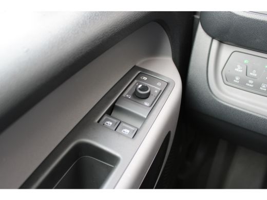 Volkswagen ID. Buzz Cargo Cargo 286 PK 79kWh Anniversary Edition | 79 kWh | 286 pk | Achterklep | Trekhaak | Adaptive Cruis... ActivLease financial lease