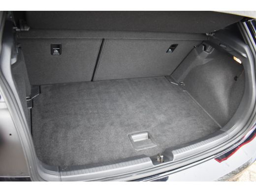 Volkswagen Polo 1.0 TSI 95PK DSG-7 R-Line | NAVI BY APP | 17 INCH | ADAPT. CRUISE | MATRIX LED | SFEERVERLICHTING ActivLease financial lease