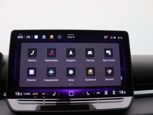 Volkswagen T-Roc 1.5 eTsi R-Line First Edition 150PK DSG Pano-Schuifdak, Trekhaak, Black Style, 20" LM Velgen, Key... ActivLease financial lease