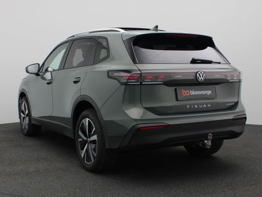 Volkswagen Tiguan 1.5 eHybrid Life Edition 204PK DSG Pano-Schuifdak, Trekhaak, 19" LM Velgen, Navi via apple carpla... ActivLease financial lease