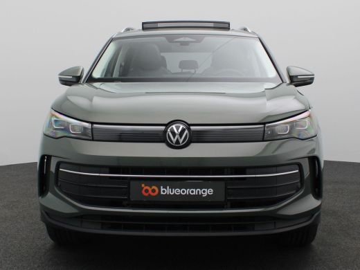 Volkswagen Tiguan 1.5 eHybrid Life Edition 204PK DSG Pano-Schuifdak, Trekhaak, 19" LM Velgen, Navi via apple carpla... ActivLease financial lease