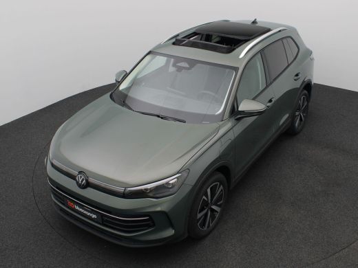 Volkswagen Tiguan 1.5 eHybrid Life Edition 204PK DSG Pano-Schuifdak, Trekhaak, 19" LM Velgen, Navi via apple carpla... ActivLease financial lease
