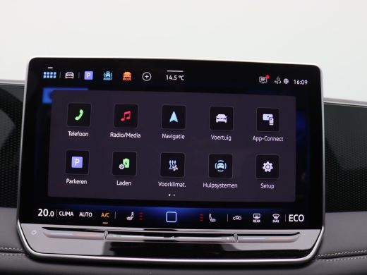 Volkswagen Tiguan 1.5 eHybrid Life Edition 204PK DSG Pano-Schuifdak, Trekhaak, 19" LM Velgen, Navi via apple carpla... ActivLease financial lease