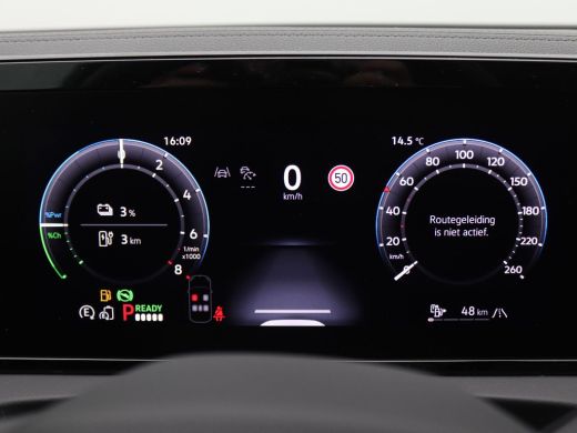 Volkswagen Tiguan 1.5 eHybrid Life Edition 204PK DSG Pano-Schuifdak, Trekhaak, 19" LM Velgen, Navi via apple carpla... ActivLease financial lease