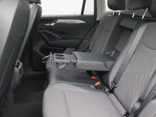 Volkswagen Tiguan 1.5 eHybrid Life Edition 204PK DSG Pano-Schuifdak, Trekhaak, 19" LM Velgen, Navi via apple carpla... ActivLease financial lease