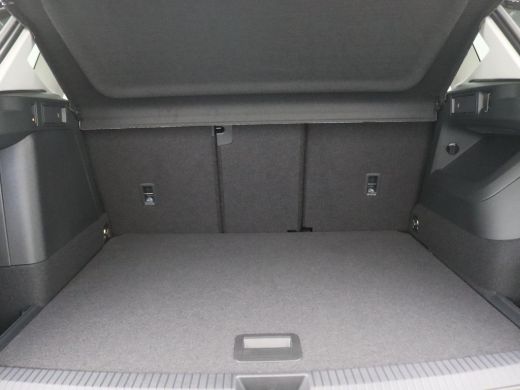 Volkswagen Tiguan 1.5 eHybrid Life Edition 204PK DSG Pano-Schuifdak, Trekhaak, 19" LM Velgen, Navi via apple carpla... ActivLease financial lease