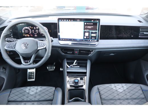 Volkswagen Tiguan R-Line Edition - eHybrid | 'App-Connect' draadloze smartphone integratie | Automatische afstandsr... ActivLease financial lease