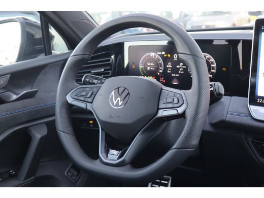 Volkswagen Tiguan R-Line Edition - eHybrid | 'App-Connect' draadloze smartphone integratie | Automatische afstandsr... ActivLease financial lease