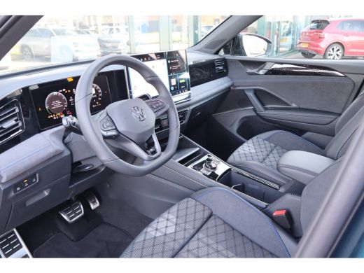 Volkswagen Tiguan R-Line Edition - eHybrid | 'App-Connect' draadloze smartphone integratie | Automatische afstandsr... ActivLease financial lease