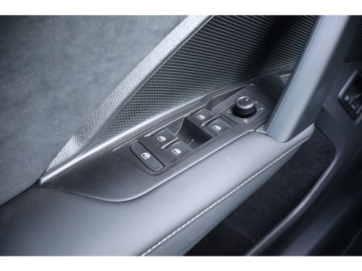 Volkswagen Tiguan R-Line Edition - eHybrid | 'App-Connect' draadloze smartphone integratie | Automatische afstandsr... ActivLease financial lease