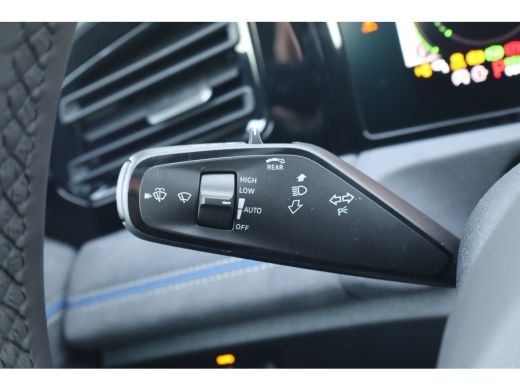 Volkswagen Tiguan R-Line Edition - eHybrid | 'App-Connect' draadloze smartphone integratie | Automatische afstandsr... ActivLease financial lease