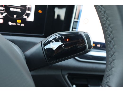 Volkswagen Tiguan R-Line Edition - eHybrid | 'App-Connect' draadloze smartphone integratie | Automatische afstandsr... ActivLease financial lease