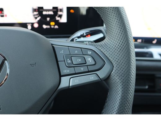 Volkswagen Tiguan R-Line Edition - eHybrid | 'App-Connect' draadloze smartphone integratie | Automatische afstandsr... ActivLease financial lease