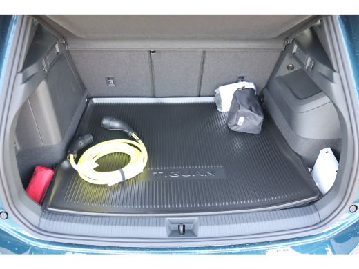 Volkswagen Tiguan R-Line Edition - eHybrid | 'App-Connect' draadloze smartphone integratie | Automatische afstandsr... ActivLease financial lease