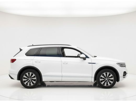 Volkswagen Touareg 3.0 TSi eHybrid ATMOSPHERE 4MOTION TREKHAAK/HEAD-UP/PANORAMADAK ActivLease financial lease