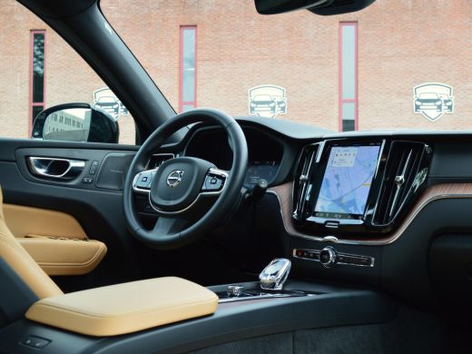 Volvo  XC60 2.0 T8 Recharge AWD Ultra Dark ActivLease financial lease