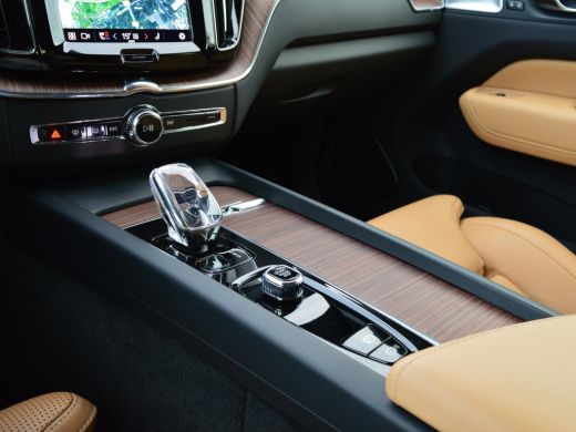 Volvo  XC60 2.0 T8 Recharge AWD Ultra Dark ActivLease financial lease