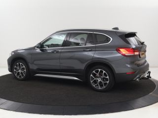 BMW X1 sDrive20i Business Edition Plus | Leder | Head-Up | Stoelverwarming | Trekhaak | Camera | Sfeerve...