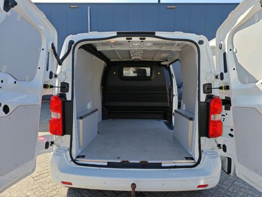 Citroën Jumpy 2.0 BlueHDI 120 M Driver | Navigatie | Camera | 3-Zits | Climate control | Lichtmetaal | Trekhaak... ActivLease financial lease