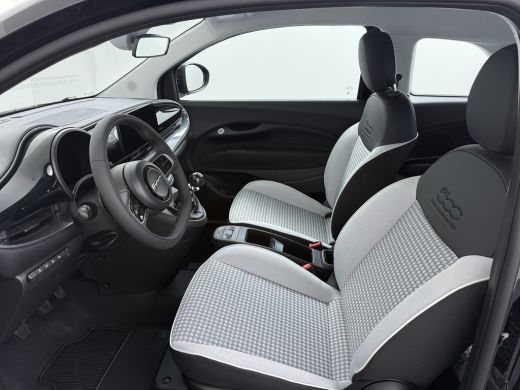 Fiat 500 Torino | 10,25" touchscreen radio met Bluetooth, DAB & USB | Automatische airconditioning | Cruis... ActivLease financial lease