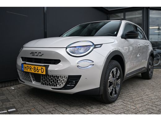 Fiat 600 1.2 Hybrid Urban 110pk | Pack Style + Comfort | Navigatie | Stoelverwarming | Voorruitverwarming ... ActivLease financial lease
