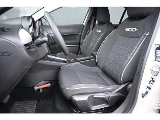 Fiat 600 1.2 Hybrid Urban 110pk | Pack Style + Comfort | Navigatie | Stoelverwarming | Voorruitverwarming ... ActivLease financial lease