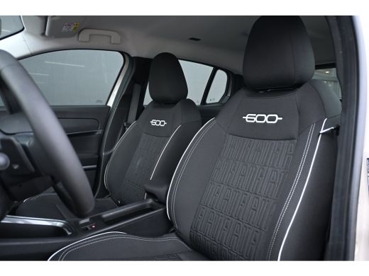 Fiat 600 1.2 Hybrid Urban 110pk | Pack Style + Comfort | Navigatie | Stoelverwarming | Voorruitverwarming ... ActivLease financial lease