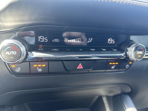 Mazda 3 2.5 e-SkyActiv-G M Hybrid 140 Exclusive-line | 360 &deg; camera | Stoel-Stuur verwarming | Apple CarP... ActivLease financial lease