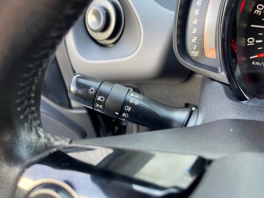 Peugeot 108 1.0 e-VTi Active | BLUETOOTH| ELEK. RAMEN VOOR| AIRCO| CENTRALE DEURVERGRENDELING| LED DAGRIJVERL... ActivLease financial lease