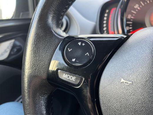 Peugeot 108 1.0 e-VTi Active | BLUETOOTH| ELEK. RAMEN VOOR| AIRCO| CENTRALE DEURVERGRENDELING| LED DAGRIJVERL... ActivLease financial lease