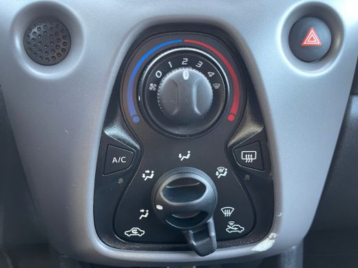 Peugeot 108 1.0 e-VTi Active | BLUETOOTH| ELEK. RAMEN VOOR| AIRCO| CENTRALE DEURVERGRENDELING| LED DAGRIJVERL... ActivLease financial lease