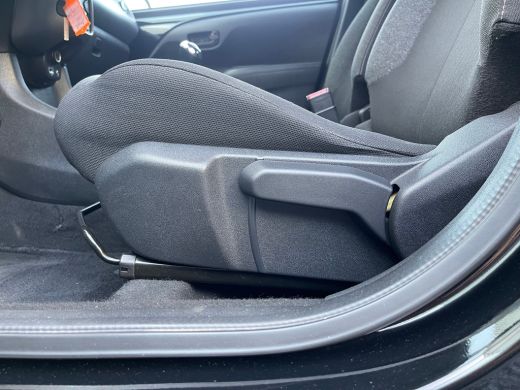 Peugeot 108 1.0 e-VTi Active | BLUETOOTH| ELEK. RAMEN VOOR| AIRCO| CENTRALE DEURVERGRENDELING| LED DAGRIJVERL... ActivLease financial lease