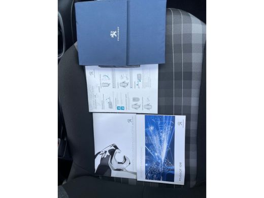 Peugeot 108 1.0 e-VTi Active | BLUETOOTH| ELEK. RAMEN VOOR| AIRCO| CENTRALE DEURVERGRENDELING| LED DAGRIJVERL... ActivLease financial lease