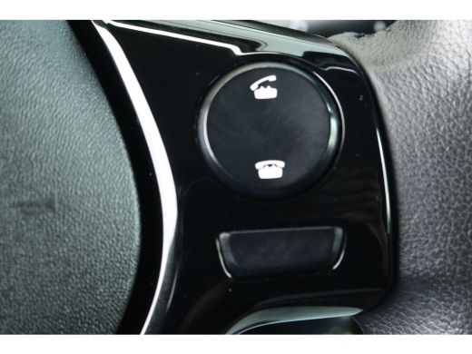 Peugeot 108 1.0 e-VTi Active | Camera | CarPlay | Electrisch pakket | Privacy Glass | Mistlampen | Camera | C... ActivLease financial lease