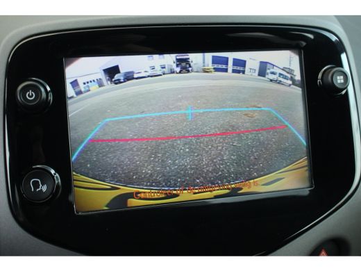 Peugeot 108 1.0 e-VTi Active | Camera | CarPlay | Electrisch pakket | Privacy Glass | Mistlampen | Camera | C... ActivLease financial lease