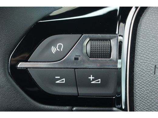 Peugeot 2008 1.2 Hybrid 145 Style | Climate | Carplay | Cruise | DAB | PDC A | Climate | Carplay | Cruise | DA... ActivLease financial lease