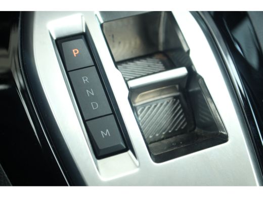 Peugeot 2008 1.2 Hybrid 145 Style | Climate | Carplay | Cruise | DAB | PDC A | Climate | Carplay | Cruise | DA... ActivLease financial lease