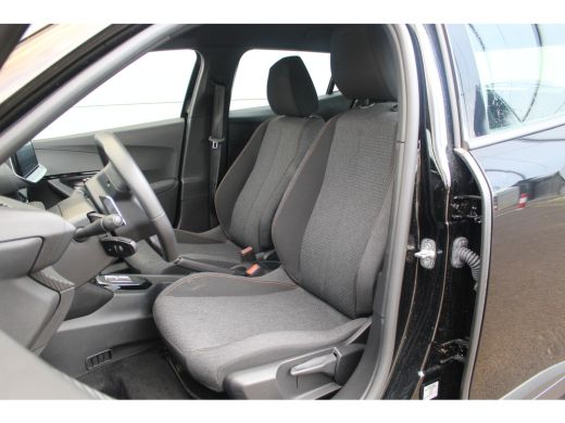 Peugeot 2008 1.2 Hybrid 145 Style | Climate | Carplay | Cruise | DAB | PDC A | Climate | Carplay | Cruise | DA... ActivLease financial lease