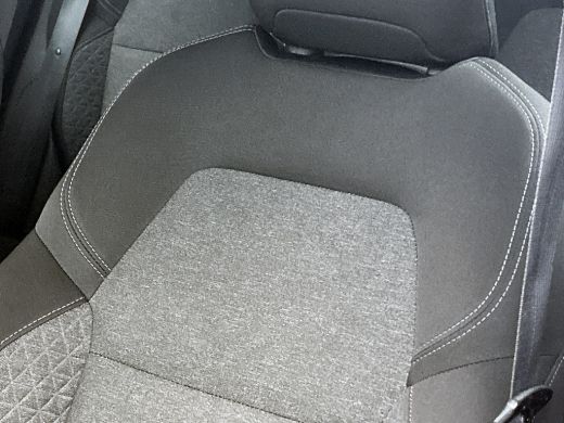 Renault Clio 1.0 TCe Zen / 6 Versn. / 5Drs. / Pdc./ Airco / Navigatie / Radio multimedia / Apk 04-2027 ActivLease financial lease