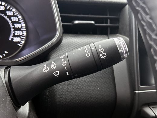 Renault Clio 1.0 TCe Zen / 6 Versn. / 5Drs. / Pdc./ Airco / Navigatie / Radio multimedia / Apk 04-2027 ActivLease financial lease