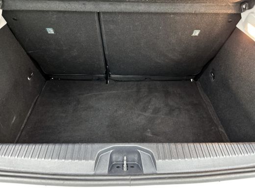 Renault Clio 1.0 TCe Zen / 6Versn. / 5drs./ Pdc./ Airco / Navigatie / Radio multimedia / Apk 04-2027 ActivLease financial lease