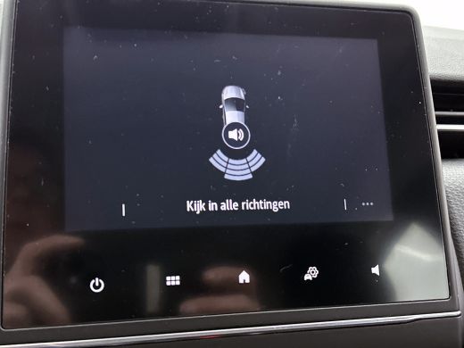 Renault Clio 1.0 TCe Zen / 6Versn. / 5drs./ Pdc./ Airco / Navigatie / Radio multimedia / Apk 04-2027 ActivLease financial lease